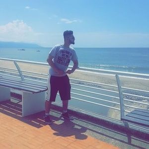 Meet your Posher, Akif